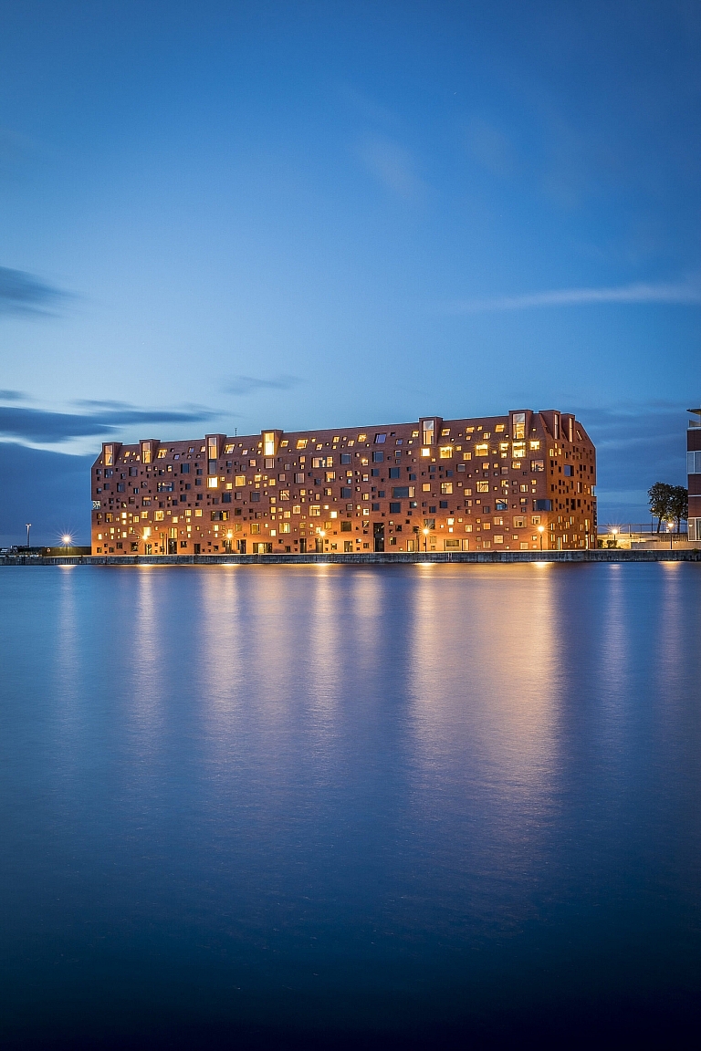 Pier 47 med vandet til begge sider på spidsen af Langelinie