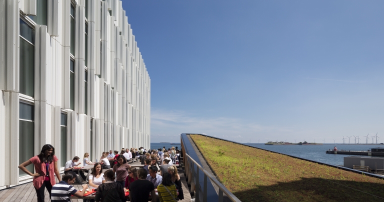 Grønne tage på en af Danmarks mest energivenlige bygninger