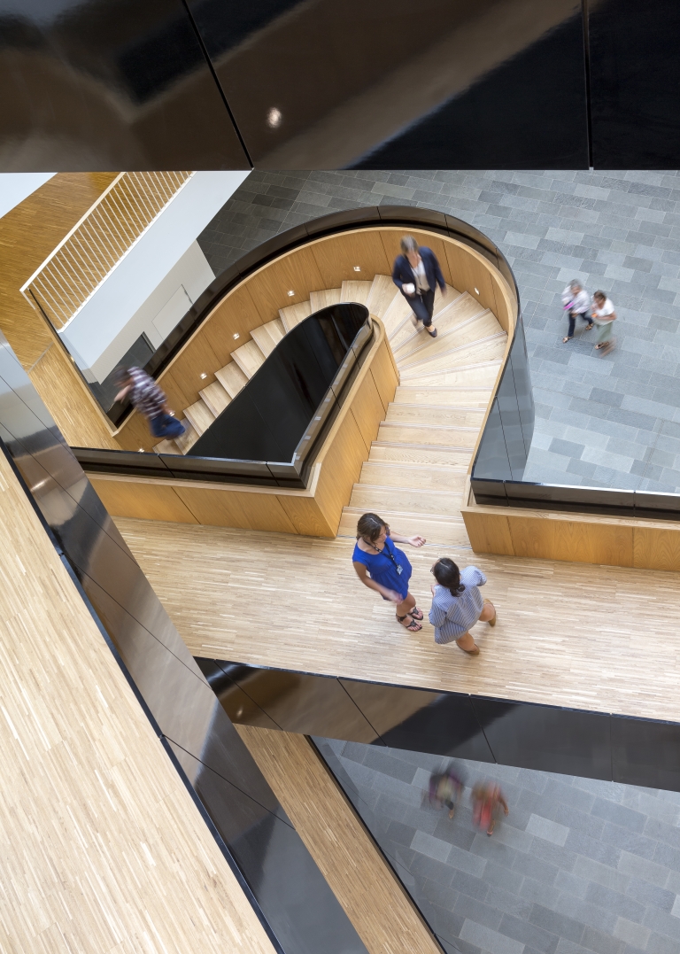 Trappen og trapperummet er et uformelt mødested,