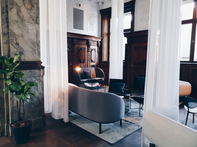 En ejendom hvor det gamle spiller smukt sammen med moderne design