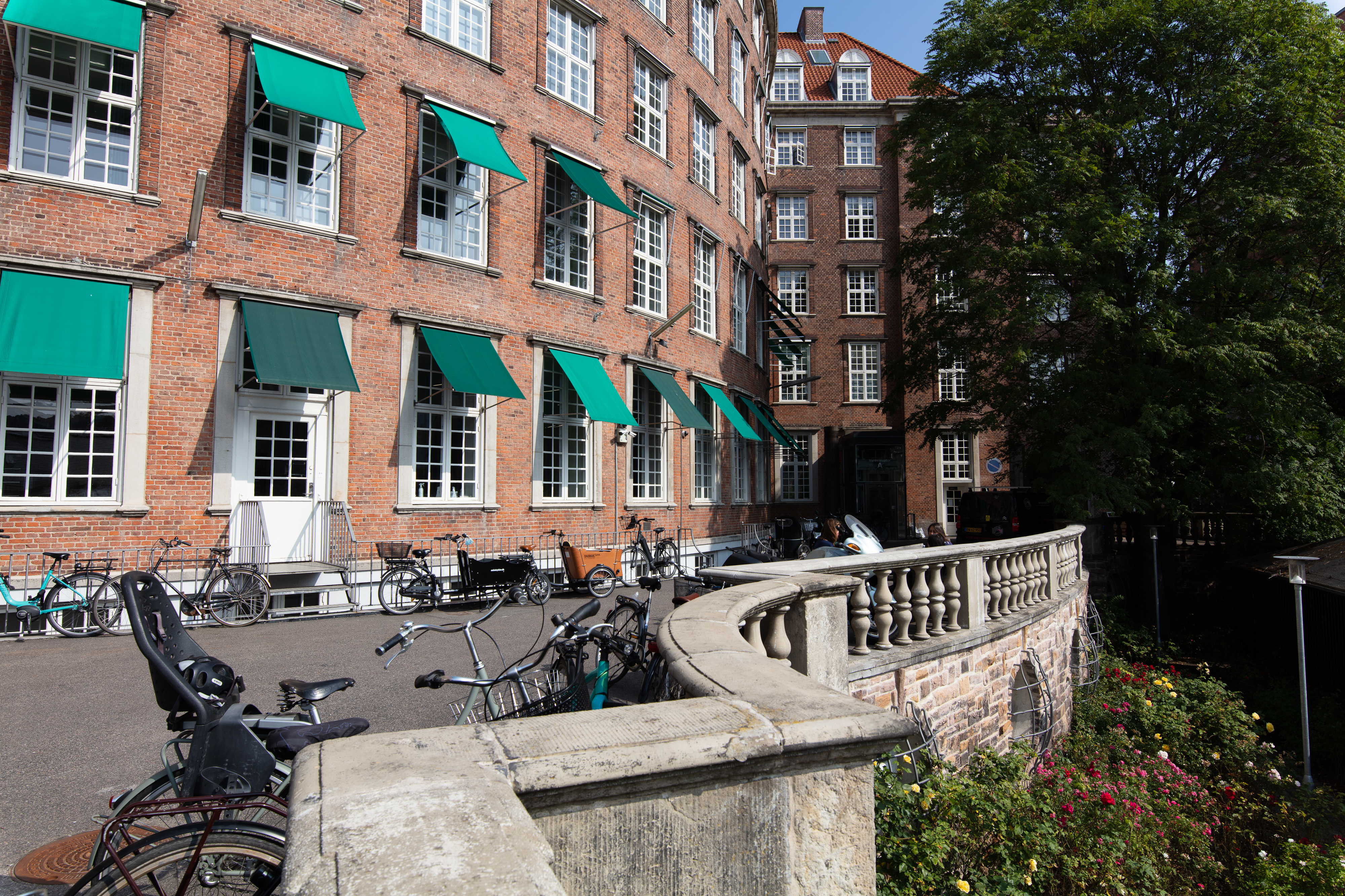 Facaden på H. C. Andersens Boulevard 2 i København