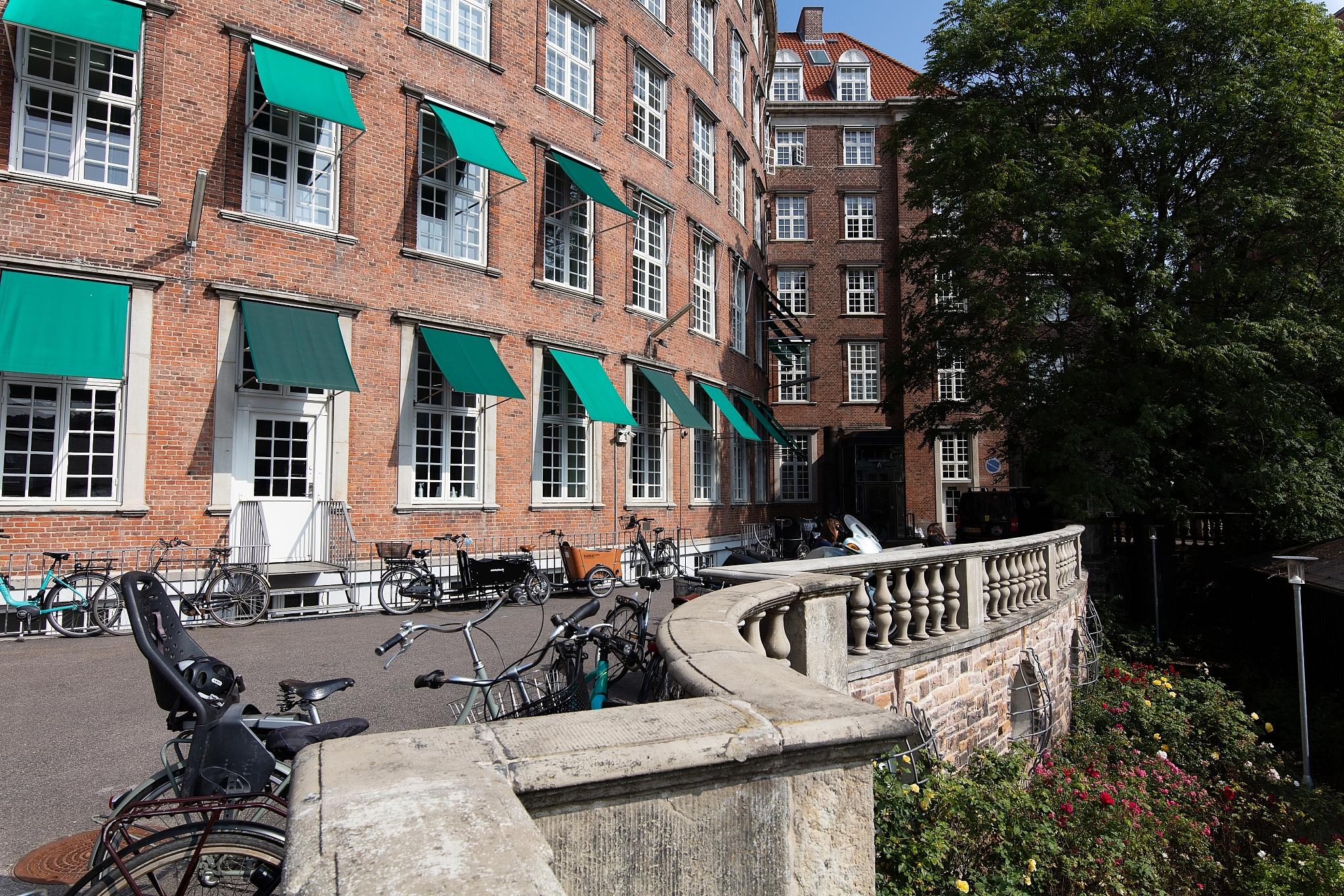 Facaden på H. C. Andersens Boulevard 2 i København