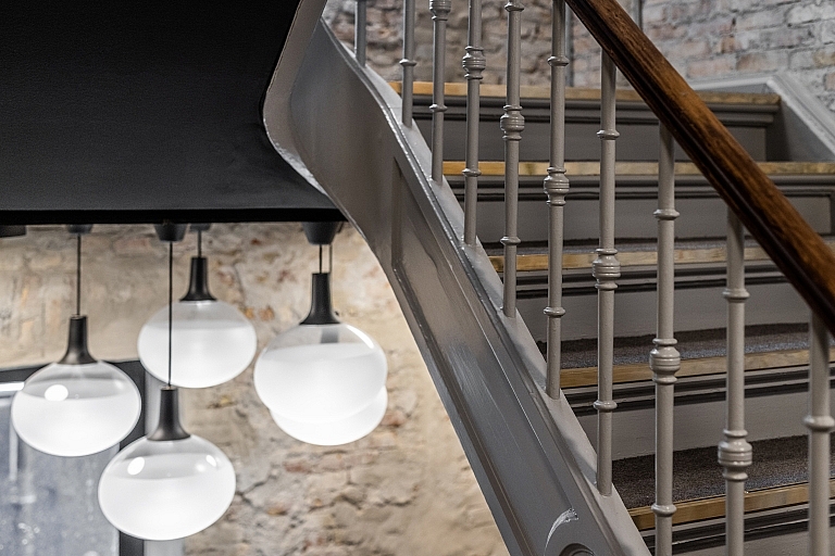 Lamper og trapper i Frederiksborggade 15 i København K